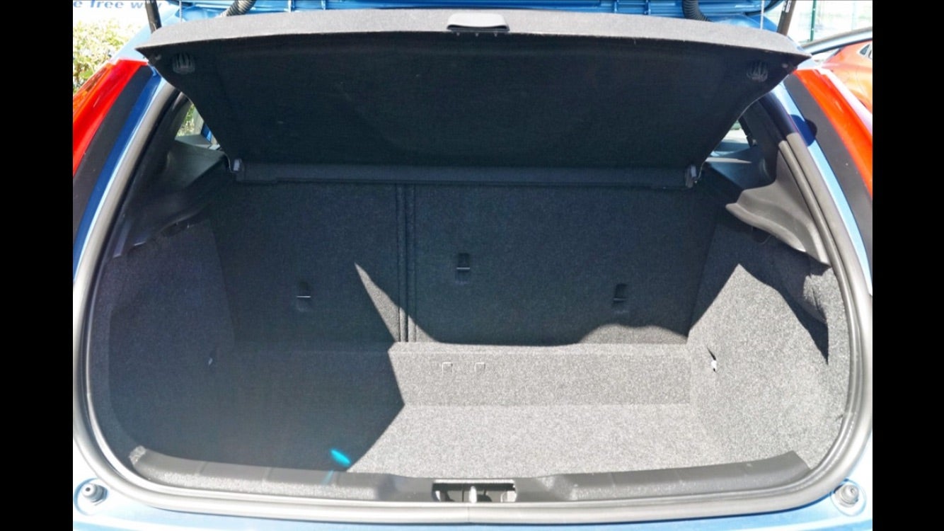 Plastic cargo mat / boot floor | Volvo V40 Forums